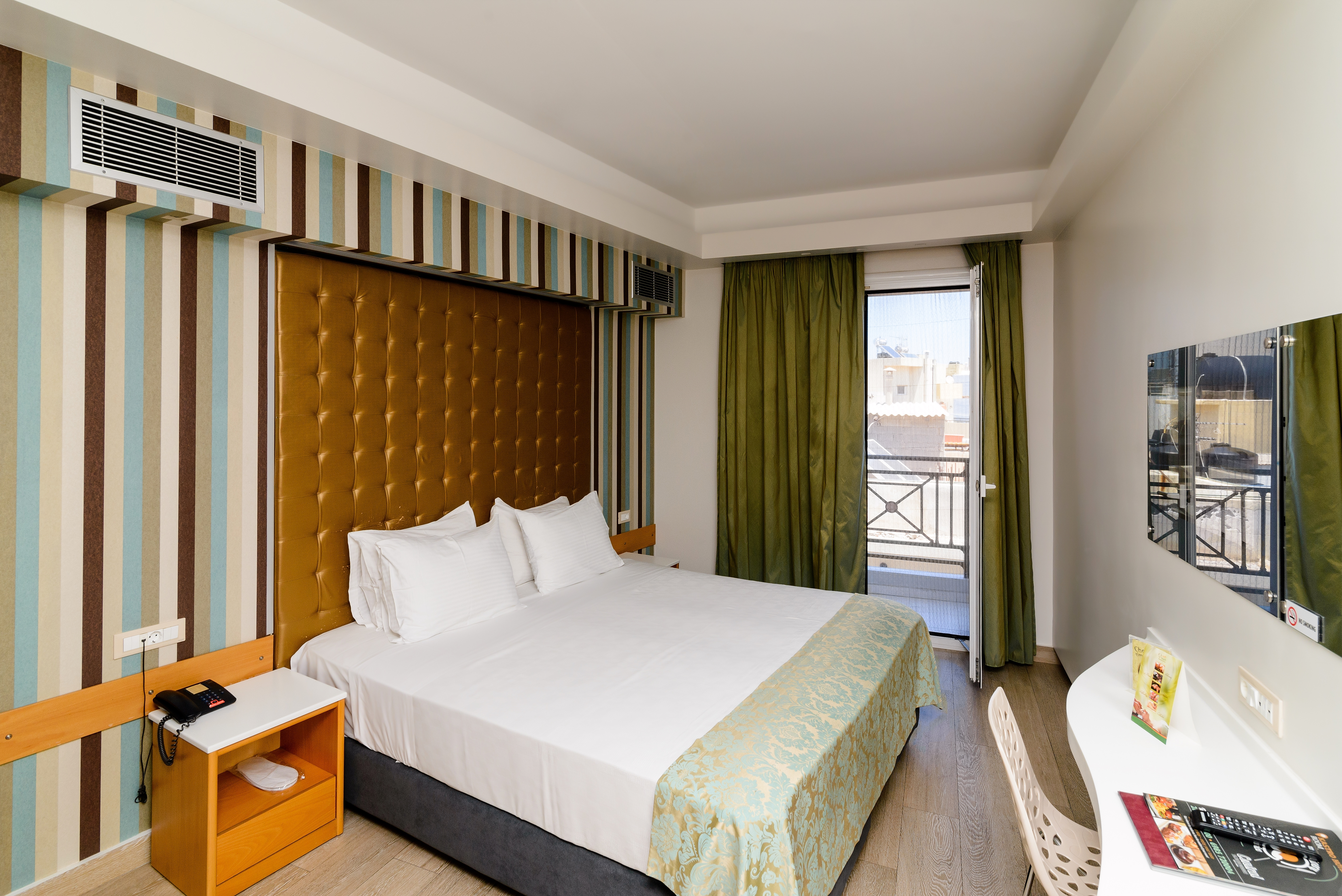 Flughafen Heraklion In Iraklio Hotels In Der Nahe Auf Hotel De