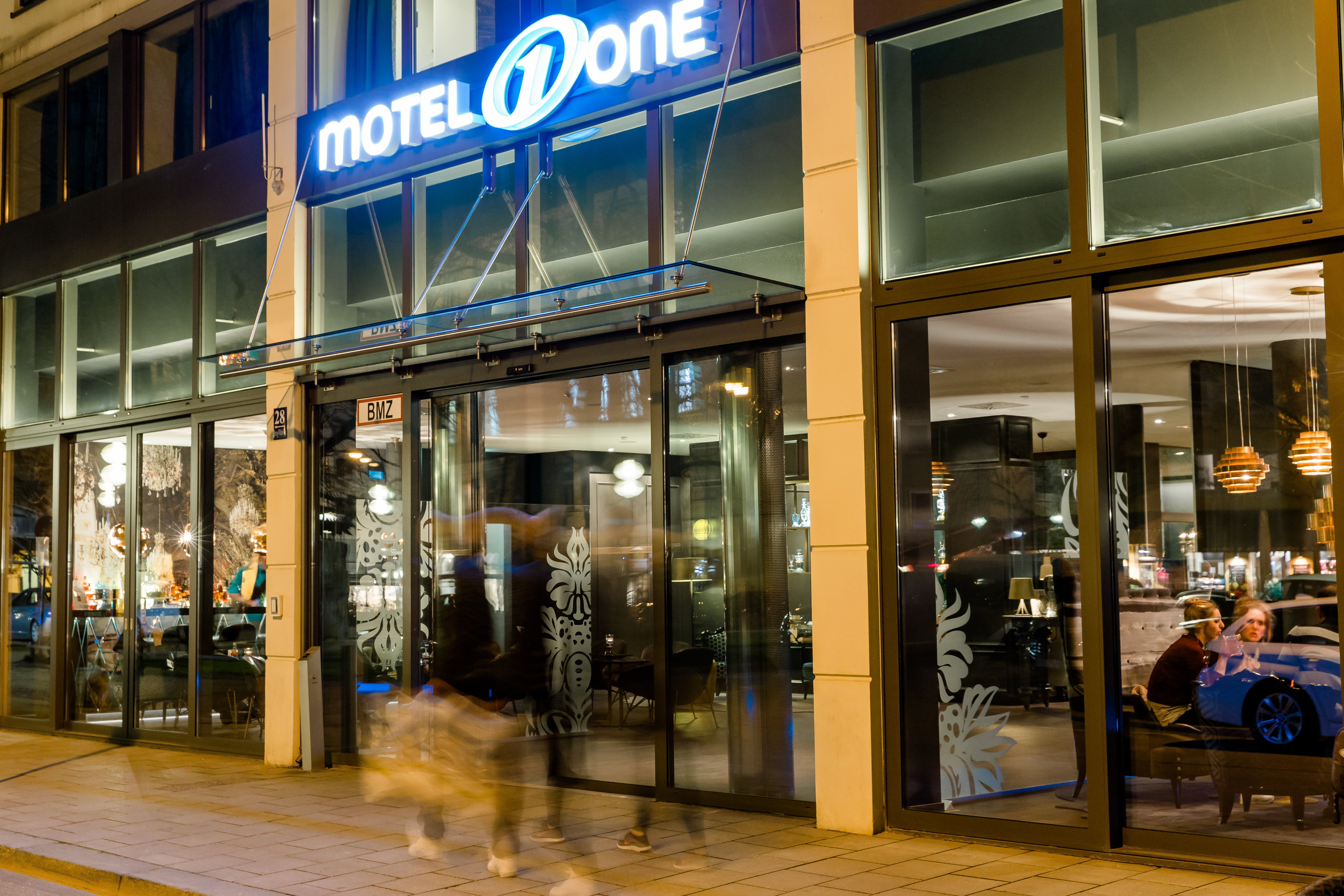 Motel One Sendlinger Tor Munich Great Prices At Hotel Info